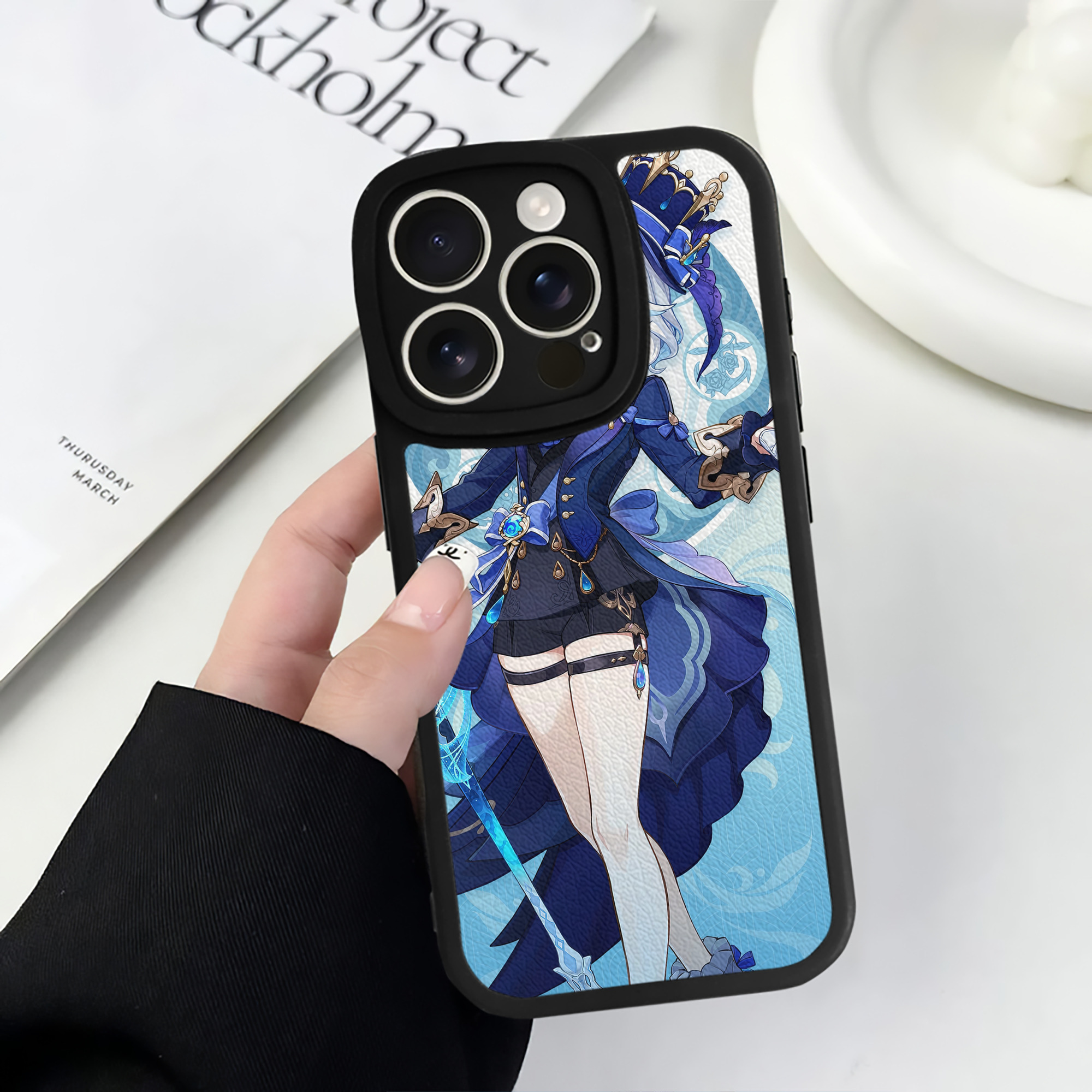 げんし神 genshin 【iPhone 16シリーズ対応】シリコンスマホケース（レザー調） 材質：シリコン